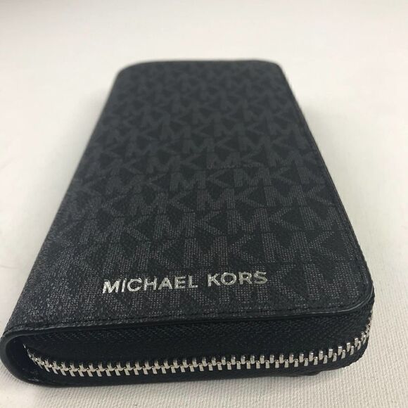 Michael Kors Cooper Tech Zip Around NWT - Picture 2 of 8